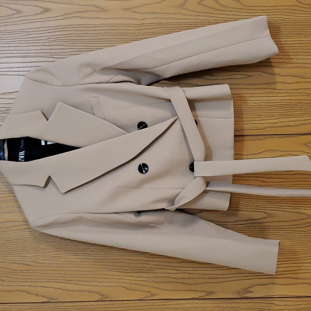 NWT 🌻 ZARA TAN JACKET, SIZE M